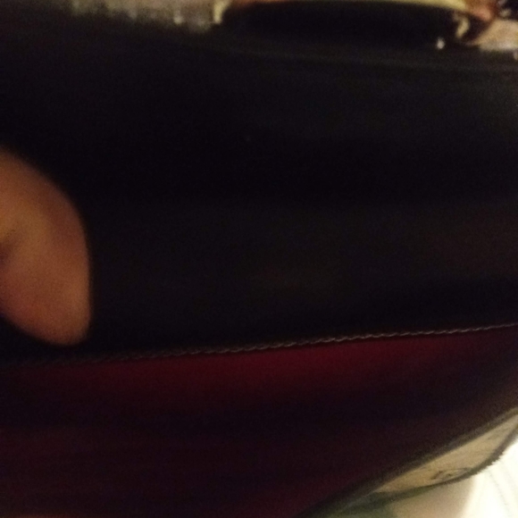 Dooney and Bourke small wristlet - Picture 2 of 3